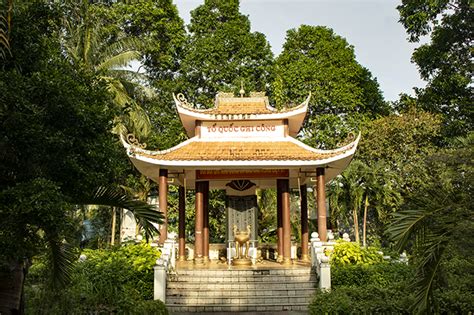  Dinh Phu Tu: Nơi Linh Thiêng Giữa Lòng Thành Phố Dezhou!