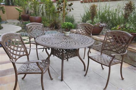 How to Clean Aluminum Patio Furniture: A Comprehensive Guide to Sparkling Outdoor Spaces