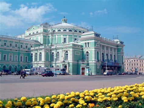 Nhà hát Mariinsky: Biểu diễn nghệ thuật đỉnh cao và kiến trúc hoàng gia lộng lẫy!